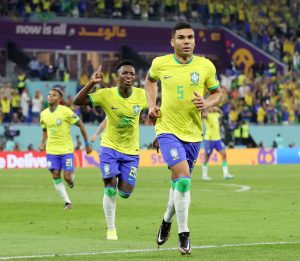 Một  mình tiền vệ Casemiro đã giúp Brazil ‘nuốt chửng’ Serbia